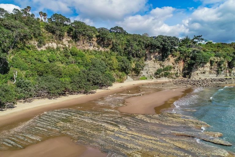 Photo of property in 106a Vipond Road, Stanmore Bay, Whangaparaoa, 0932