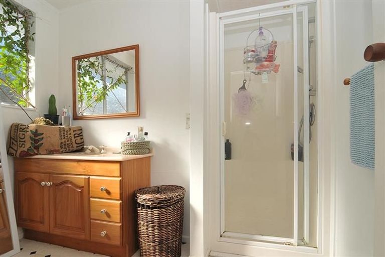 Photo of property in 8 Larchmont Grove, Totara Park, Upper Hutt, 5018