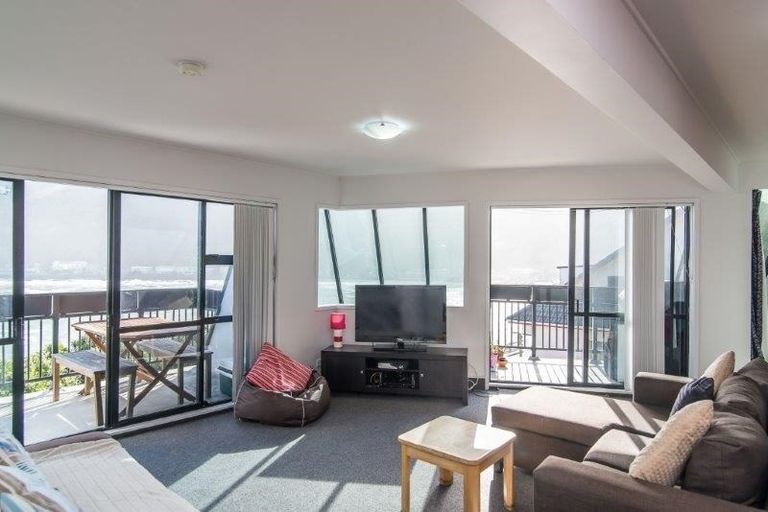 Photo of property in 14 Owhiro Bay Parade, Owhiro Bay, Wellington, 6023