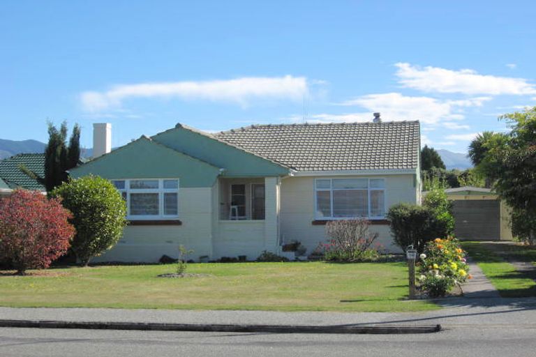 Photo of property in 56 Rhodes Street, Waimate, 7924