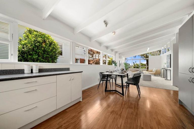 Photo of property in 500 East Coast Road, Windsor Park, Auckland, 0630