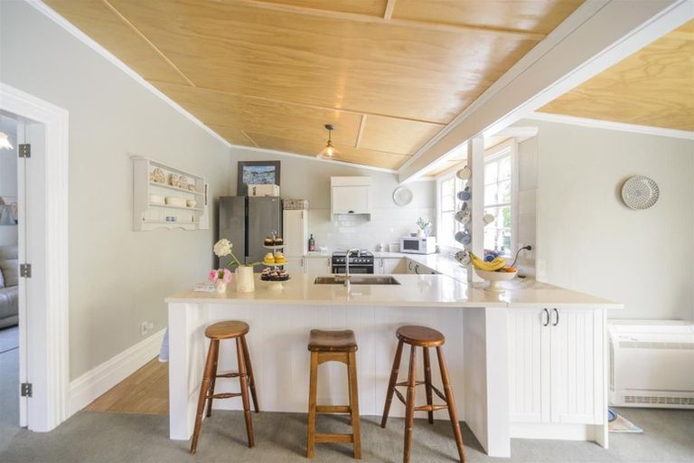 Photo of property in 89 Bridge Street, Bulls, 4818