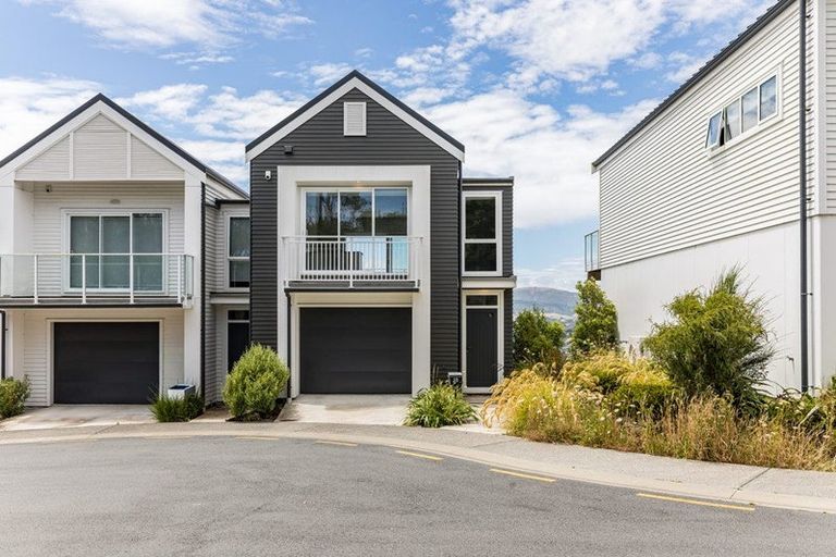 Photo of property in 18 Kopua Place, Whitby, Porirua, 5024