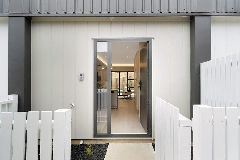 Photo of property in 9/52 Newington Road, Henderson, Auckland, 0612