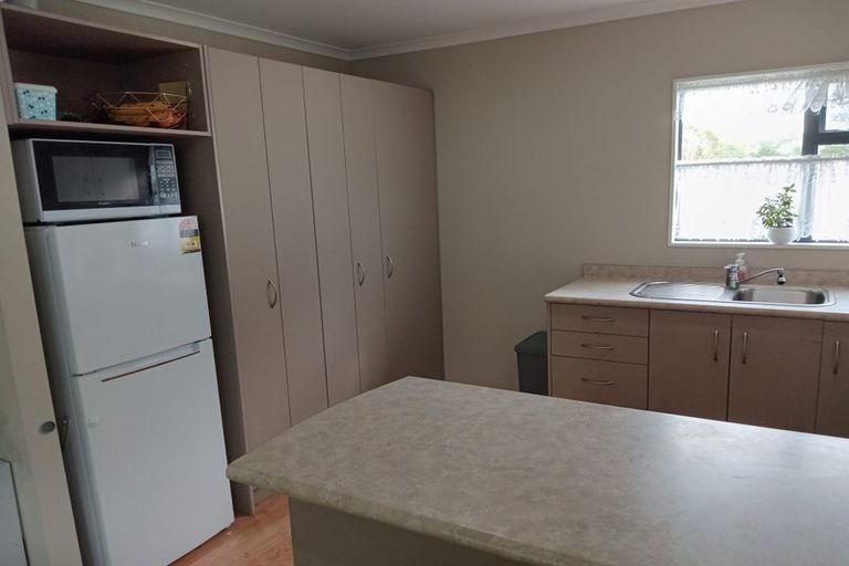 Photo of property in 2 Preston Avenue, Henderson, Auckland, 0610