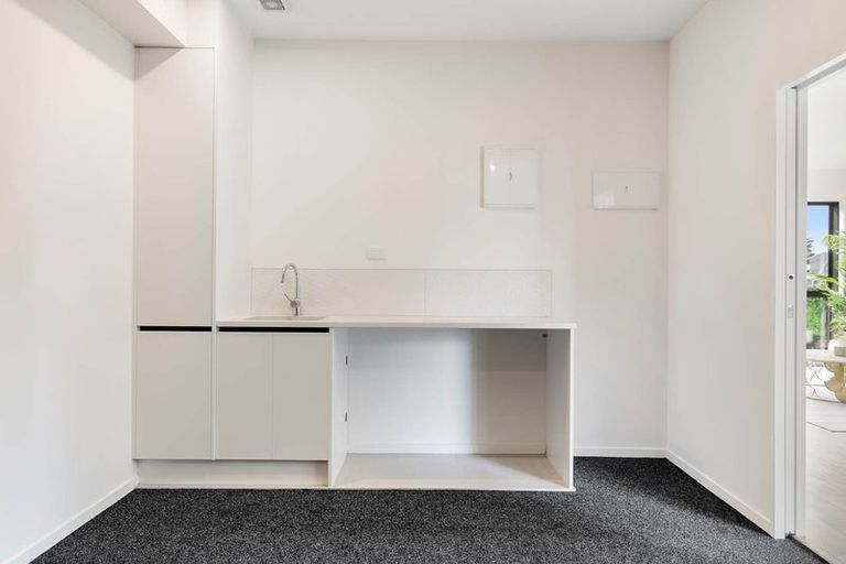 Photo of property in 48b Portadown Avenue, Pakuranga Heights, Auckland, 2010