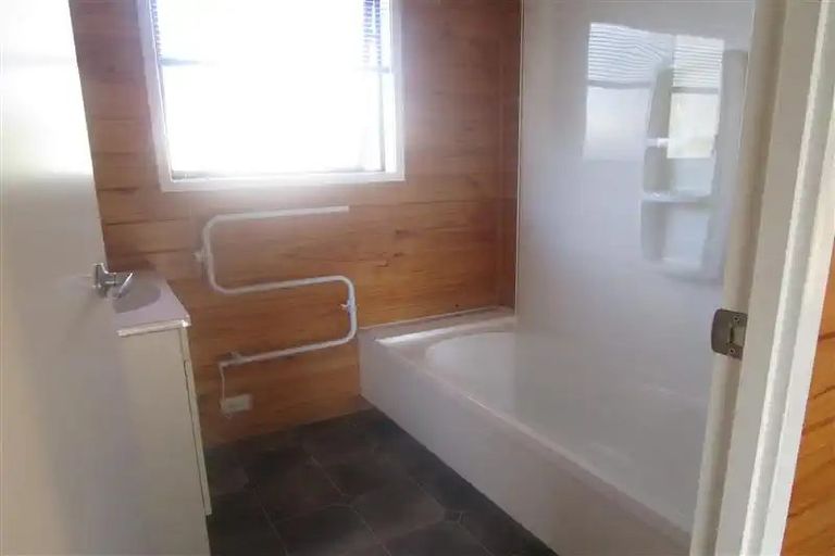 Photo of property in 120 Limbrick Street, Terrace End, Palmerston North, 4410