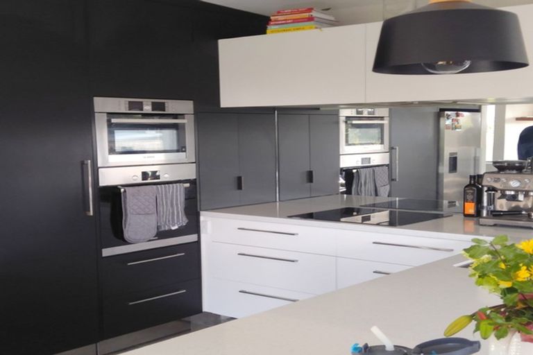 Photo of property in 82 Karamea Street, Whalers Gate, New Plymouth, 4310