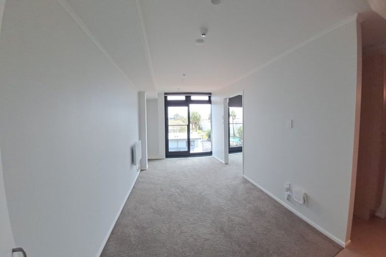 Photo of property in 2e/30 Westward Ho, Glen Eden, Auckland, 0602