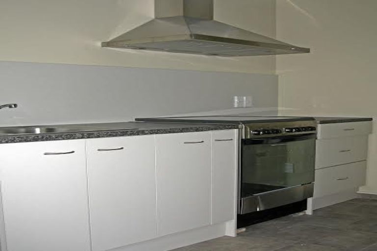 Photo of property in 21a Cotswold Crescent, Newlands, Wellington, 6037