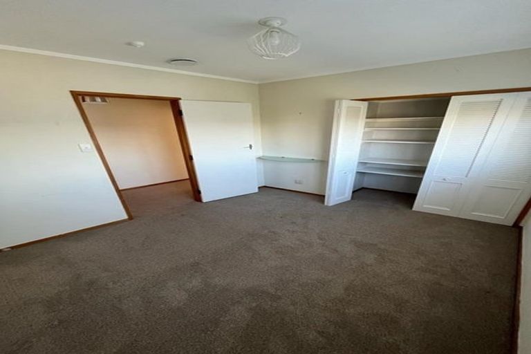 Photo of property in 9 Ellesmere Crescent, Pakuranga Heights, Auckland, 2010