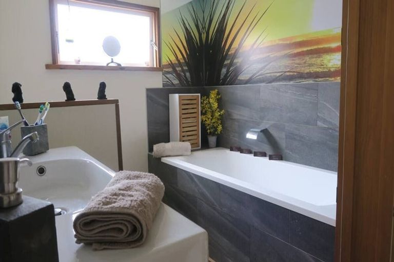 Photo of property in 17 Howe Street, New Brighton, Christchurch, 8083