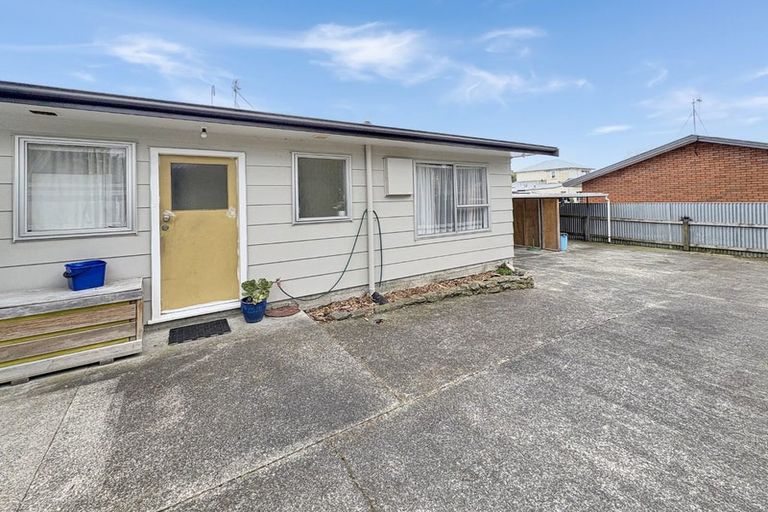 Photo of property in 35 Knowles Street, Terrace End, Palmerston North, 4410