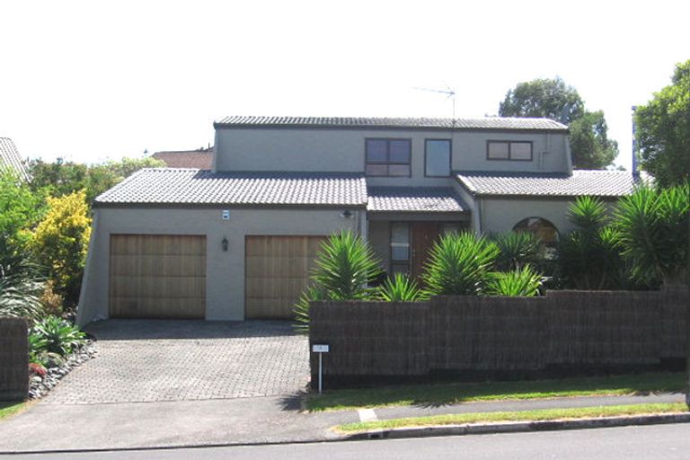 Photo of property in 31 Stranolar Drive, Mount Roskill, Auckland, 1041