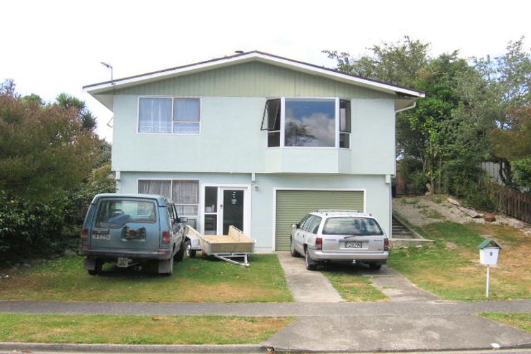 Photo of property in 5 Topeka Grove, Totara Park, Upper Hutt, 5018