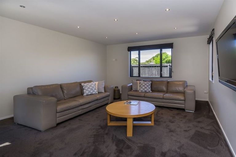 Photo of property in 69 Waitikiri Drive, Parklands, Christchurch, 8083