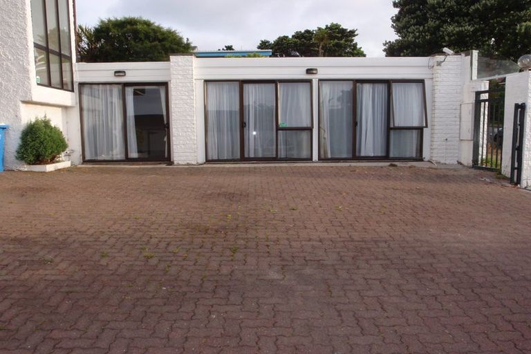 Photo of property in 9 Rangitane Street, Maupuia, Wellington, 6022