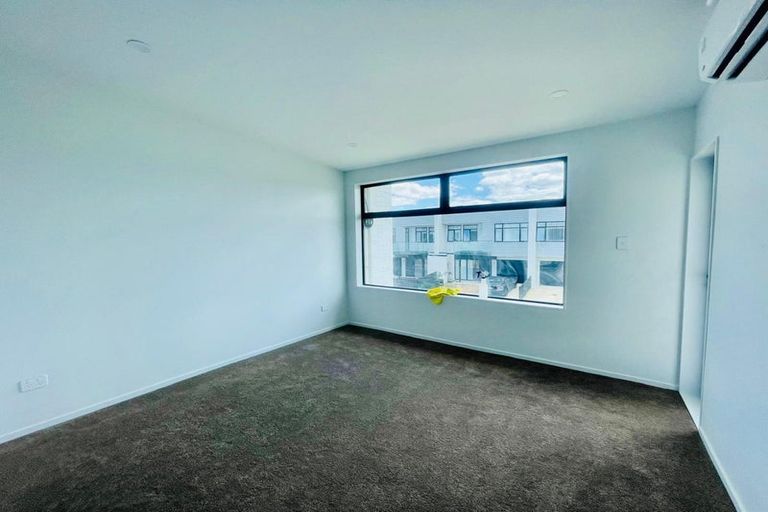 Photo of property in 76 Kauri Heart Avenue, Takanini, 2112