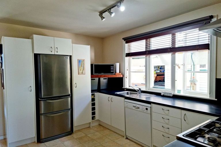 Photo of property in 14 Lincoln Street, Picton, 7220