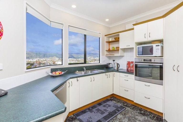 Photo of property in 17 Birkinshaw Grove, Riverstone Terraces, Upper Hutt, 5018