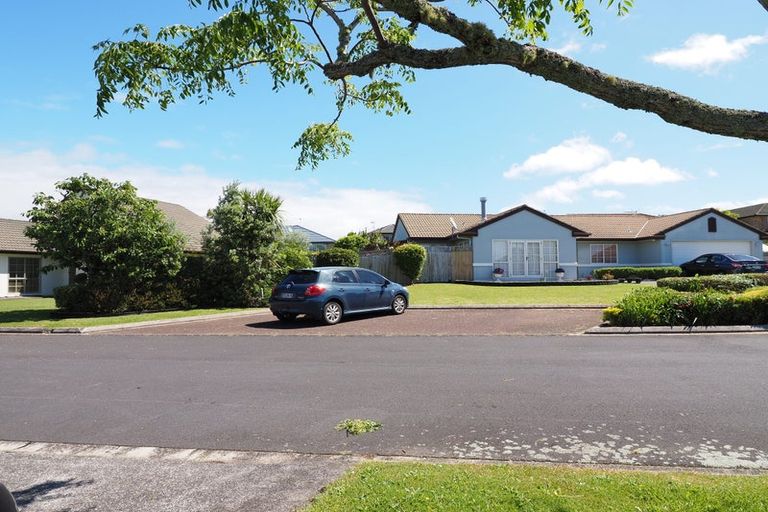 Photo of property in 9 Graven Court, Henderson, Auckland, 0612