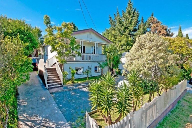 Photo of property in 80 Woodglen Road, Glen Eden, Auckland, 0602