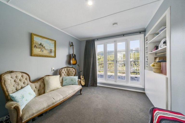 Photo of property in 47 Handyside Street, Tawa, Wellington, 5028