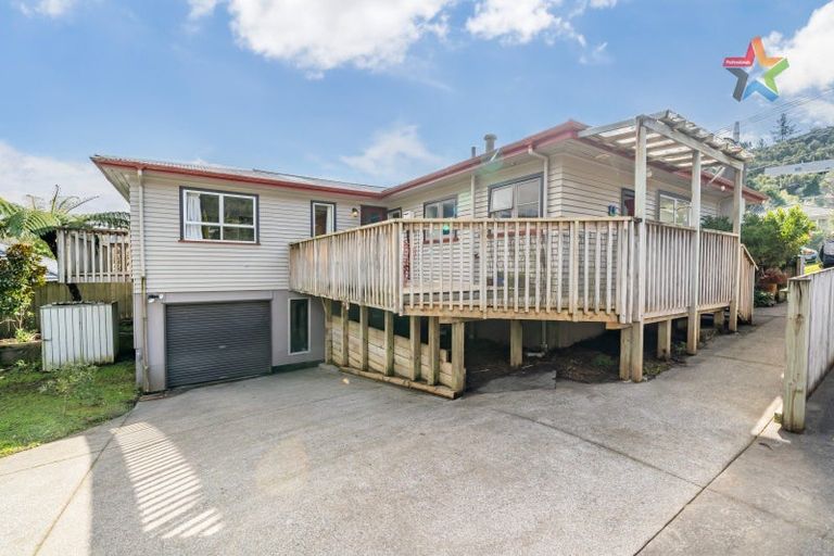 Photo of property in 94 Horoeka Street, Stokes Valley, Lower Hutt, 5019