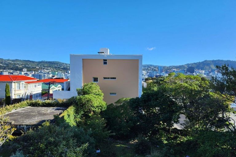 Photo of property in 14 Austin Street, Mount Victoria, Wellington, 6011