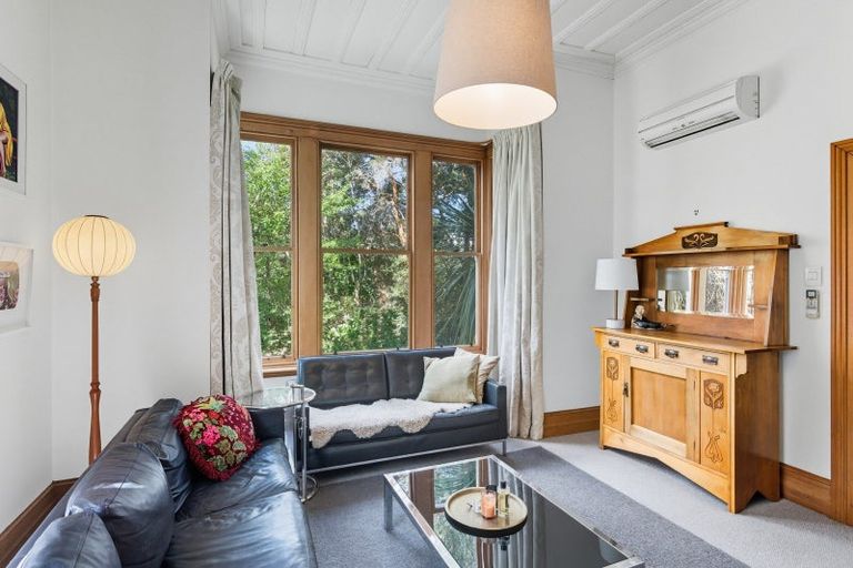 Photo of property in 7 Strathmore Crescent, Roslyn, Dunedin, 9010