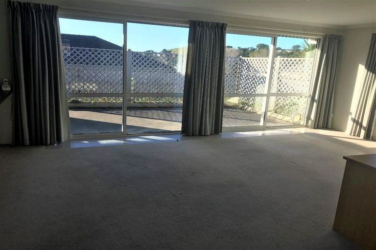 Photo of property in 77 Karamea Street, Whalers Gate, New Plymouth, 4310