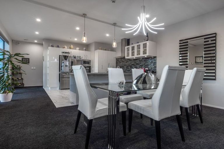 Photo of property in 10 Queen Street West, Levin, 5510