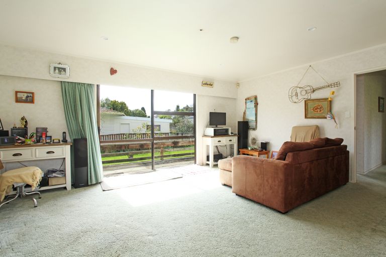 Photo of property in 1a Sunshine Rise, Raglan, 3225
