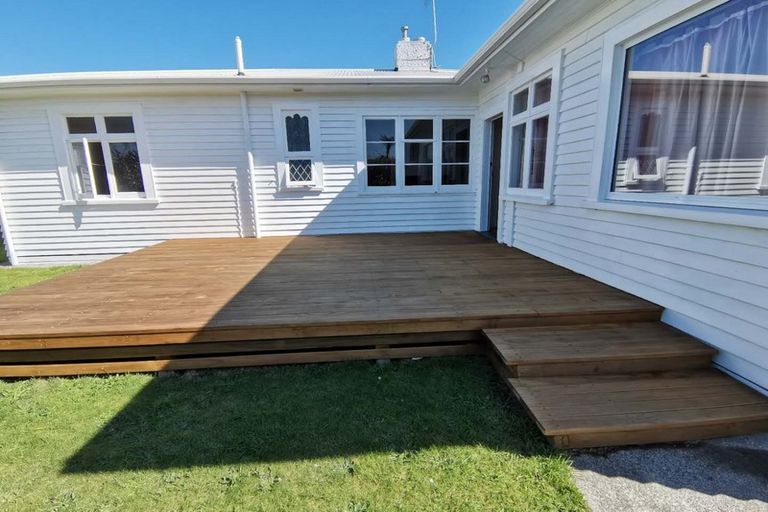 Photo of property in 33 Beach Street, Fitzroy, New Plymouth, 4312