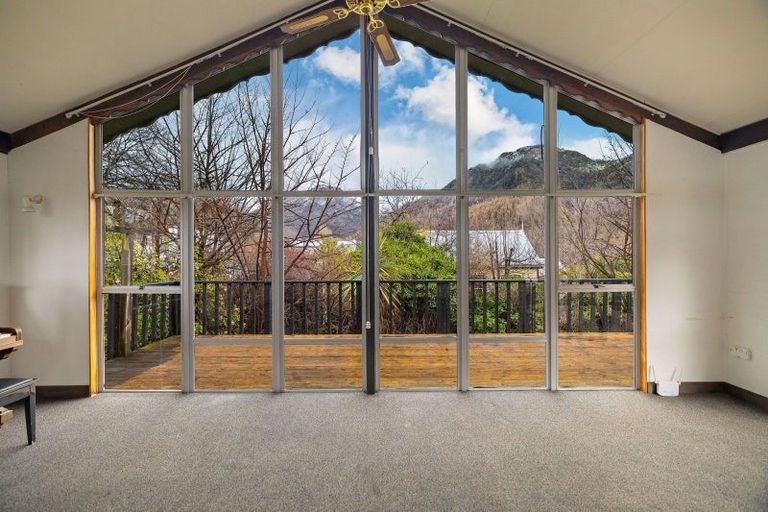 Photo of property in 6 Merioneth Street, Arrowtown, 9302
