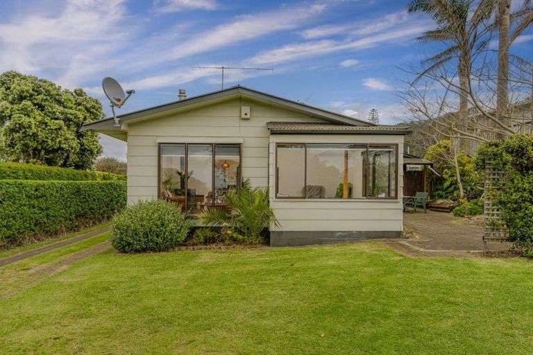 Photo of property in 12 Harsant Avenue, Hahei, Whitianga, 3591