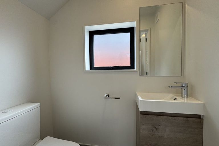 Photo of property in 37 Crawford Avenue, Mangere Bridge, Auckland, 2022