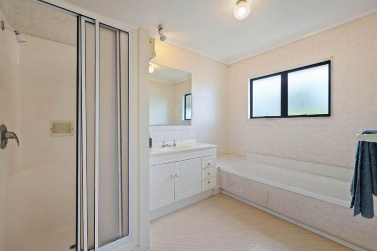 Photo of property in 57 Mirrabooka Avenue, Botany Downs, Auckland, 2010