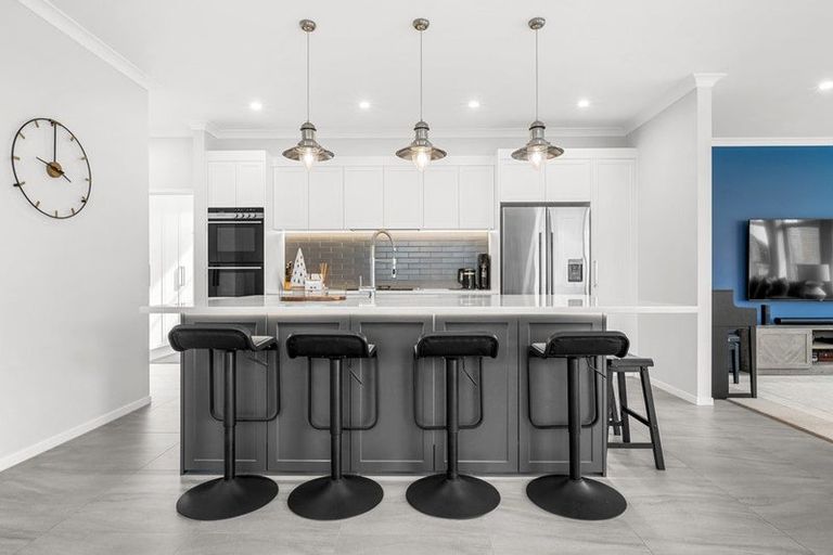 Photo of property in 39 Headsail Drive, Long Bay, Auckland, 0630