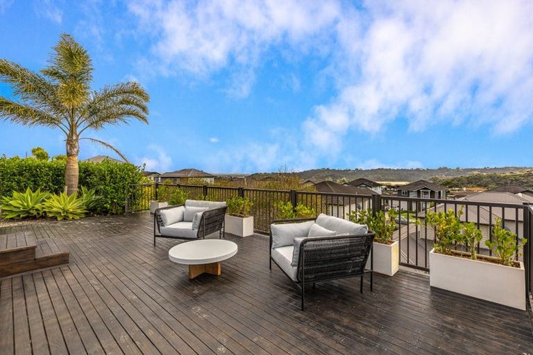 Photo of property in 44 Mackay Drive, Greenhithe, Auckland, 0632