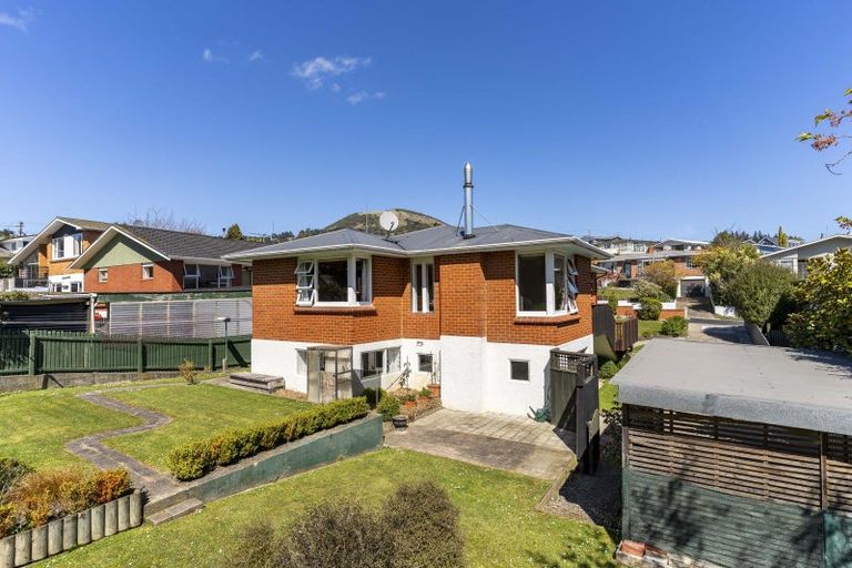 Photo of property in 11 Kinmont Crescent, Kinmont Park, Mosgiel, 9024