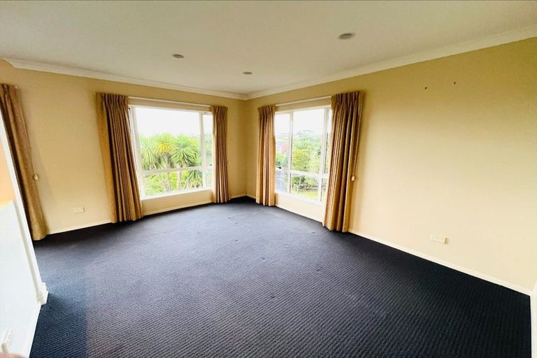 Photo of property in 10 Michael Bosher Way, Flat Bush, Auckland, 2019