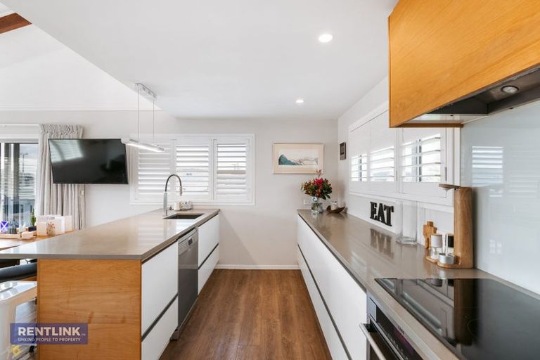 Photo of property in 1247 Papamoa Beach Road, Papamoa Beach, Papamoa, 3118