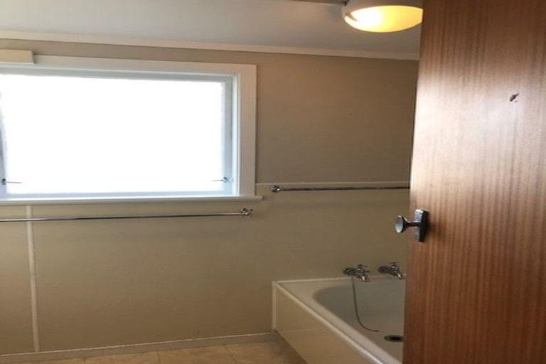 Photo of property in 1/32 Kowhai Road, Campbells Bay, Auckland, 0630