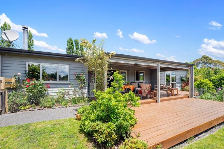 Photo of property in 98 Kinloch Road, Kinloch, Taupo, 3377