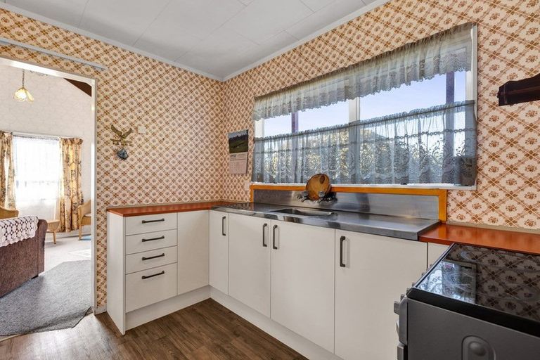 Photo of property in 2/19 Kenmore Street, Westown, New Plymouth, 4310