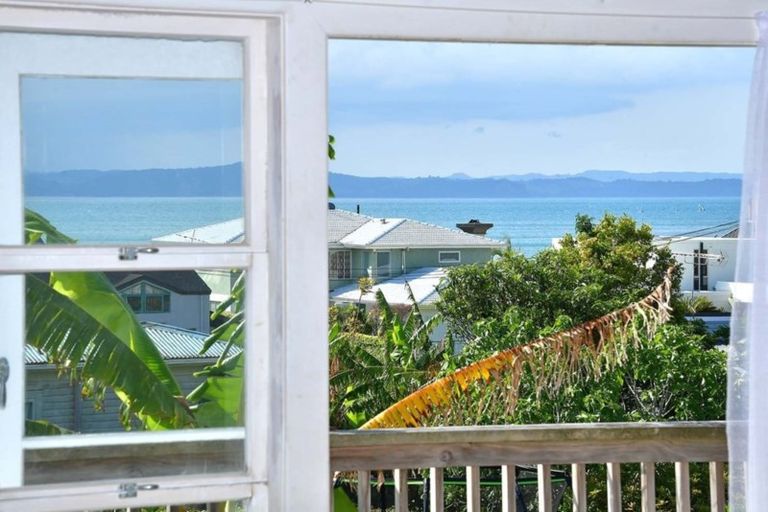 Photo of property in 34 De Luen Avenue, Tindalls Beach, Whangaparaoa, 0930