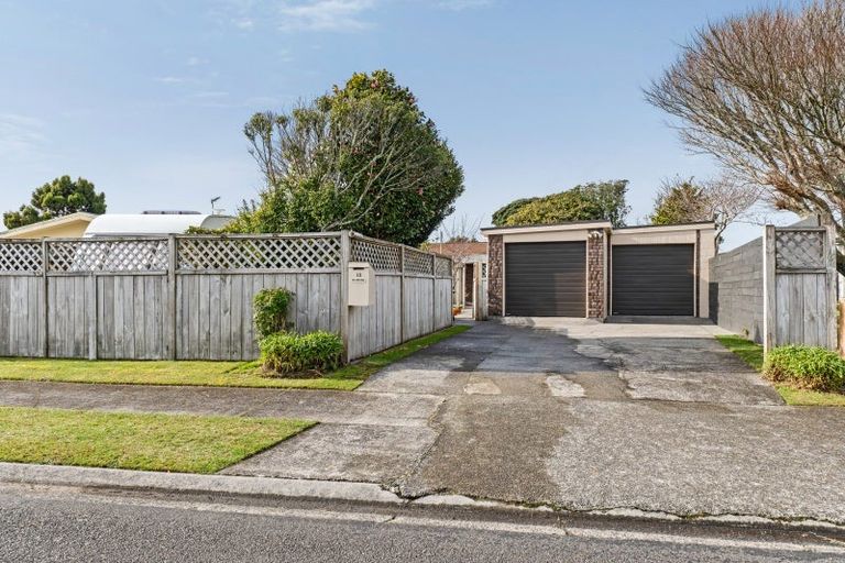 Photo of property in 13 Te Whena Place, Waitara, 4320