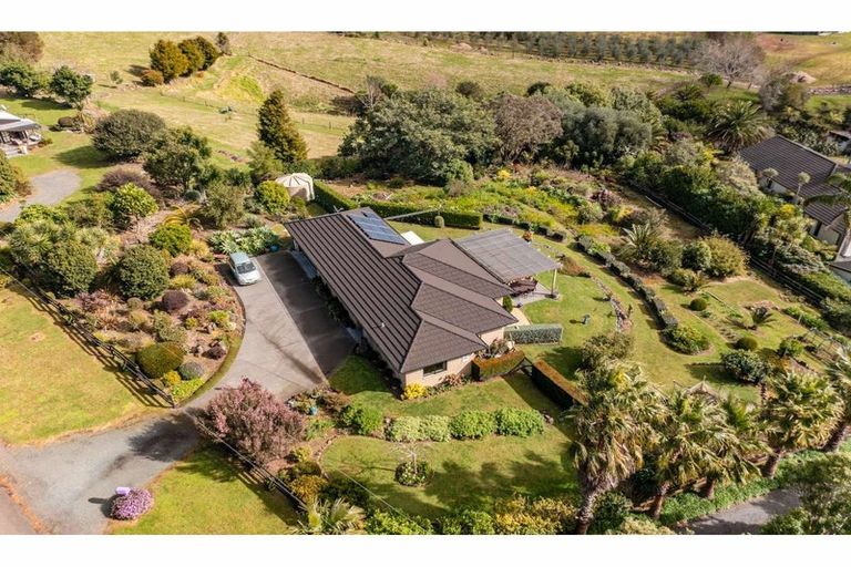 Photo of property in 98 River Drive, Kerikeri, 0294