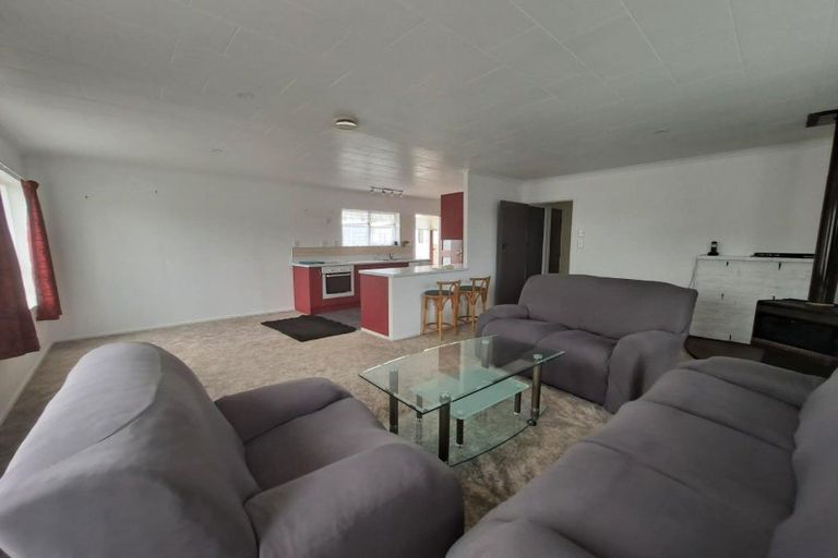 Photo of property in 81 Riversdale Drive, Merrilands, New Plymouth, 4312